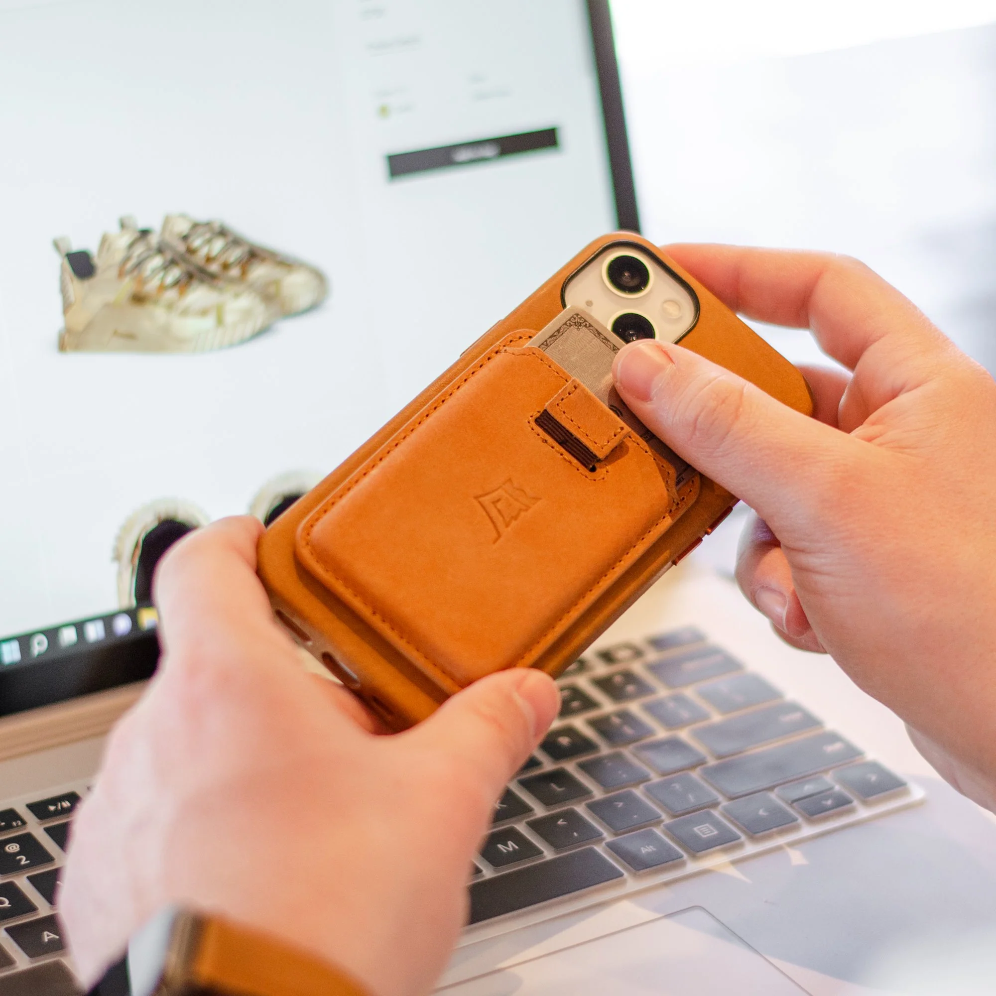 iPhone 14 Tech Pack - Image 27